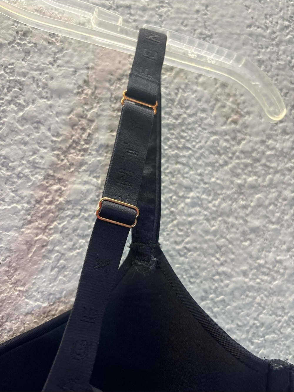 Everyday Smooth Black T-Shirt Bra with Molded Cups - Picture 2 of 4
